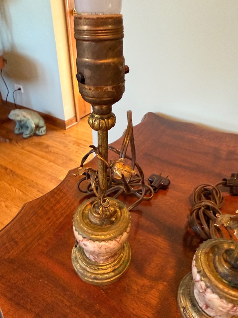 French boudoir Antique-Style Pink and Gold Table Lamps - Pair - Picture 4 of 6